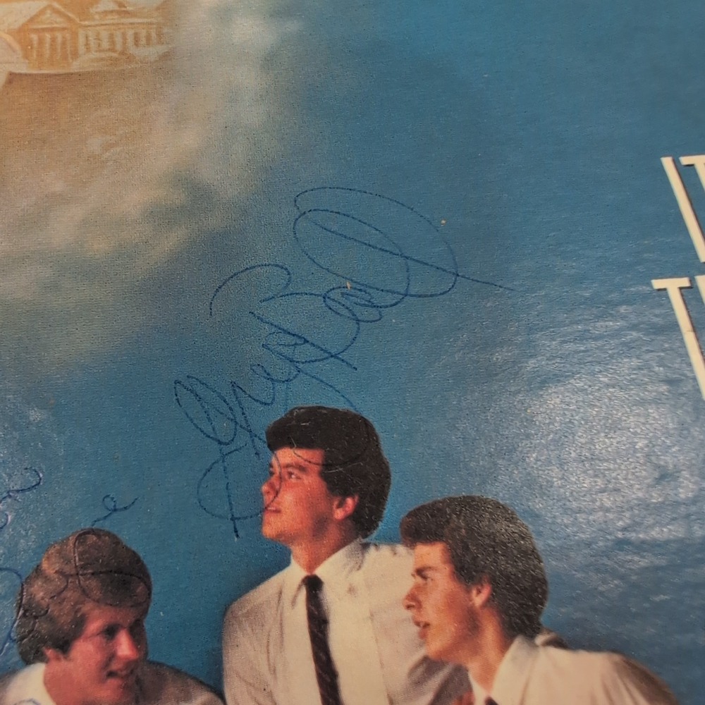 The Paynes It's Out of This World Signed Vinyl LP Windchime Records WC-8231 - Picture 2 of 5